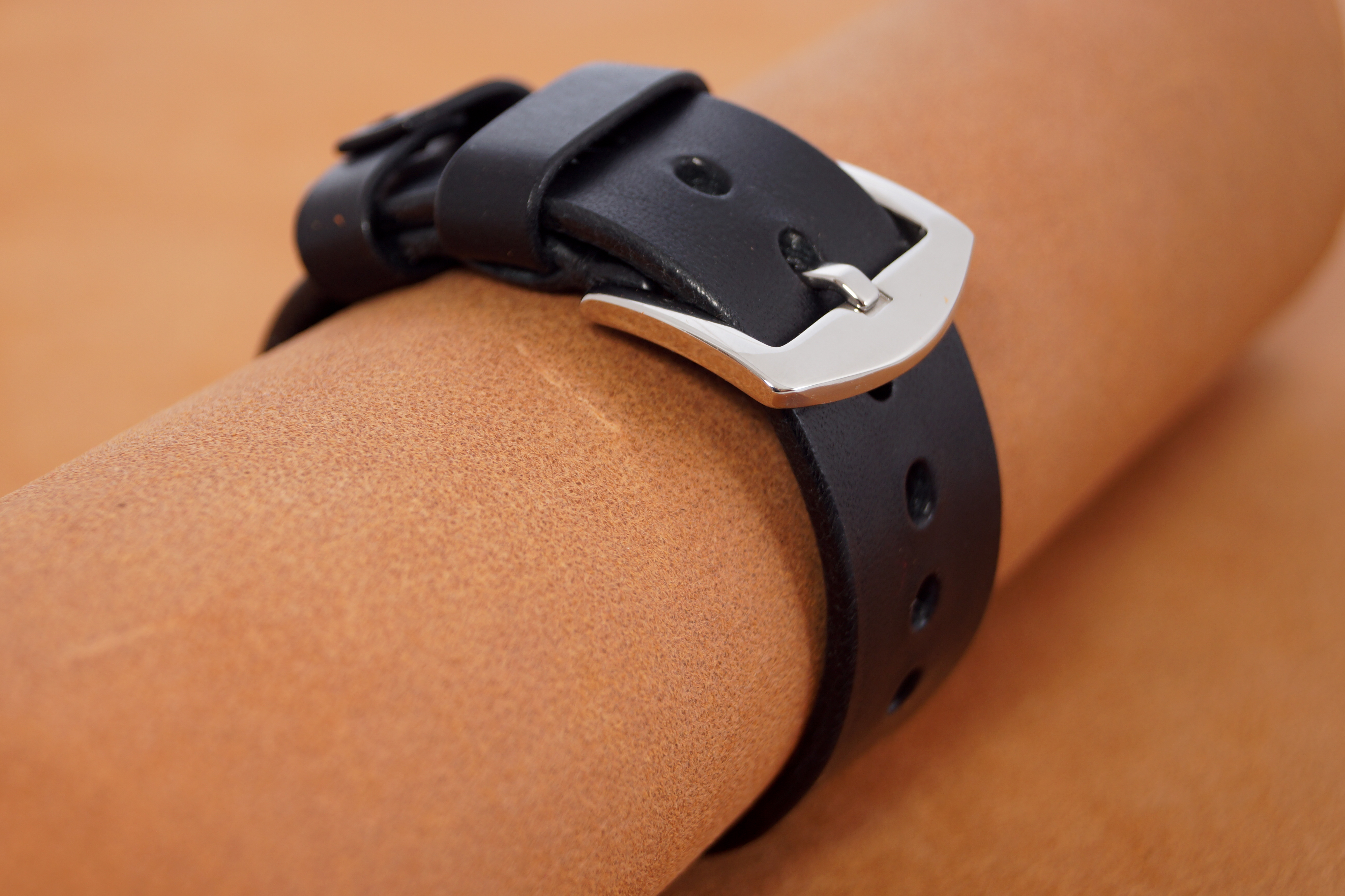 Bottega Glicine Apple Watch Band 本革 22mm ブラック  38mm/40mm/41mm　Sサイズ  172-014-BK-1-S