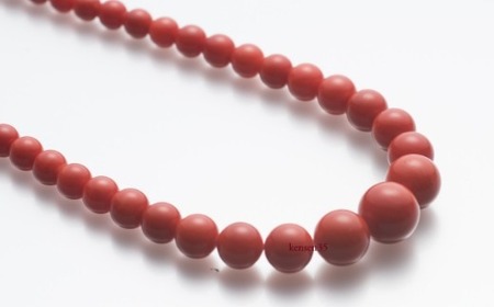 【ケンセン35】【１本限定】室戸産血赤珊瑚特大丸玉ネックレス（宝石珊瑚）