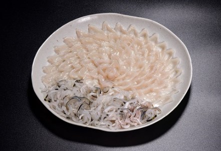 【配送日指定可】ふぐセット とらふぐ刺身 とらふぐ あら ひれ酒 堪能 3-4人前セット（ポン酢・ もみじおろし付き） [刺身120g+ふぐ皮120g+あら900g+干しひれ6枚〕トラフグ フグ 最高