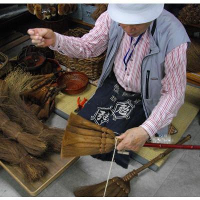 ふるさと納税 海南市 山本勝之助商店の5玉棕櫚手箒70cm 鬼毛巻き |  | 03