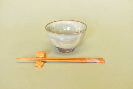 萩焼 萩むらさきごはん茶碗(打ち出の小槌箸置き付)