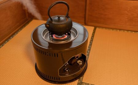 【トヨトミ】石油こんろ HH-2124(M) インテリア 防災用 強火力 簡単お手入れ ２重タンク構造 耐震自動消火装置付き 