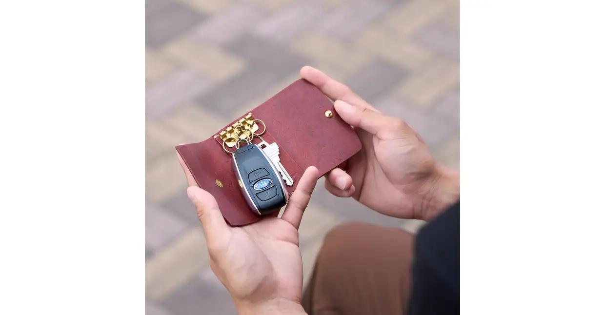豊岡財布 haaki Leather キーケース HLC501 ヴィーノ / キーホルダー 鍵入れ 革 革小物 牛皮革 メンズ レディース プエブロレザー 手縫いのステッチ ハンドメイド シンプル デ