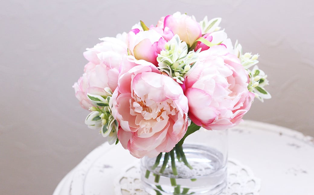 
            水換え不要!!ピオニー（芍薬）の花瓶に入った花束：pink
          