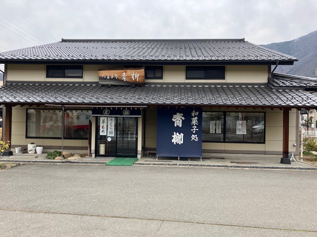 やさしい味わいの信州を感じるフルーツゼリーです。