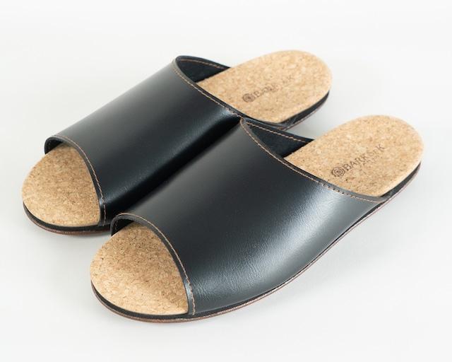 Made in Japanの高品質　ルームシューズの理想形。天然素材、静音性、高反発クッションで足にやさしい、 コルクでむれにくい、来客時も合成皮革とシンプルカラーのデザインで、さりげないセンスを！ 「バークオブケイ」コルクルームシューズ（Ｍ・25.0cm・ブラック）