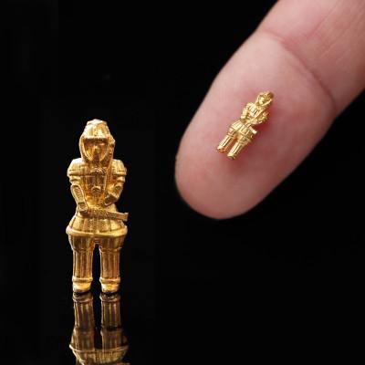 ふるさと納税 山梨県 【Do_goods】純金製! 指先に乗る米粒サイズの「埴輪 挂甲の武人」659-980