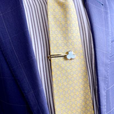 ふるさと納税 茅ヶ崎市 ArtOpus. ネクタイピン ファミリア  Lブルー 湘南 茅ヶ崎市 陶磁器 アートギフト |  | 01