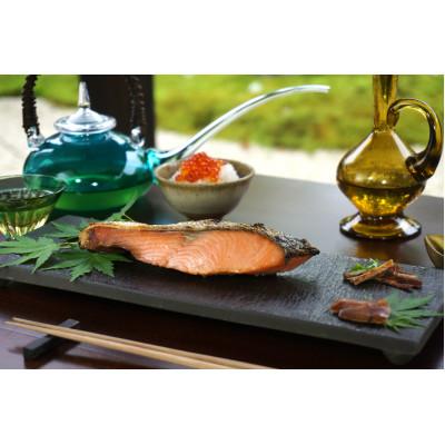 ふるさと納税 村上市 千年鮭きっかわ　塩引鮭半身(生鮭時約4.4〜4.7kg)1034014 |  | 01
