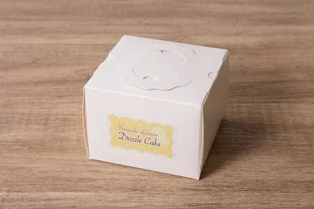 香り豊かな国内産瀬戸内レモンを使用したドリズルレモンケーキ〈4号〉