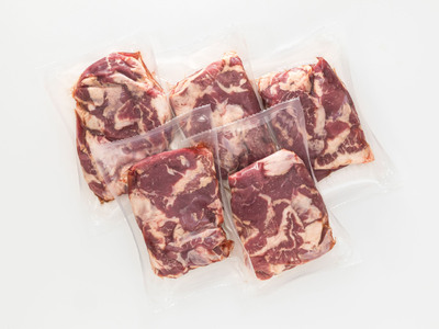 【毎月定期便】北海道産の希少な豚ハラミ 200g×5パック 計1kg 焼肉 BBQにも最適　全4回_小分け 豚肉 豚 ホルモン ハラミ 国産 焼肉 焼き肉 アウトドア キャンプ BBQ bbq 手切り