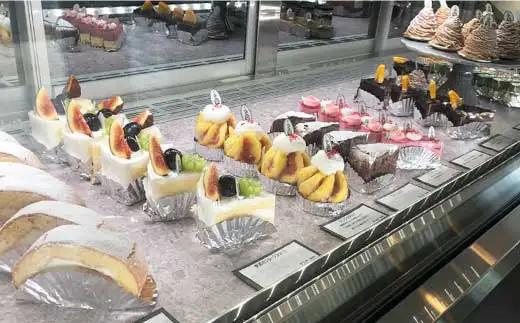 【売り切れ商品続出の人気店】人気のケーキ2個セット（直径15cm）ガトーショコラ・チーズケーキ【吉野ヶ里・チナツ洋菓子店】 [FAR006]
