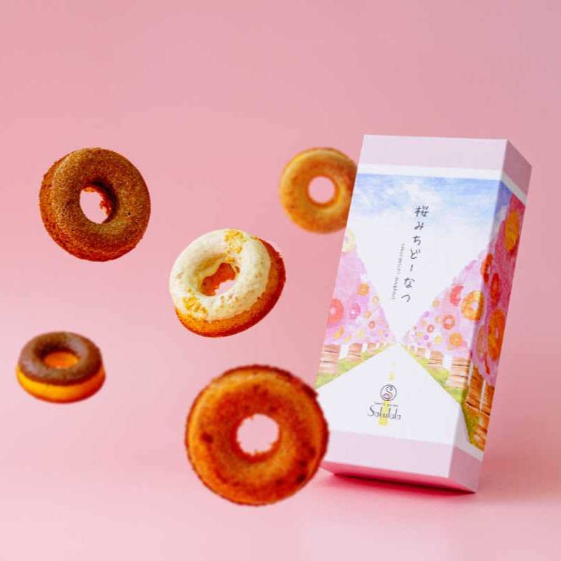 【ふるさと納税】桜みちどーなつ　5個入り（ミルク、シナモン、ストロベリー、ピーナッツ、プレーン）｜焼きドーナツ 個包装 お取り寄せ 食べ比べ お中元 プレゼント ギフトセット 贈答 内祝い 手土産 焼菓子 手作り ヘルシー 揚げない ふんわり しっとり 秦野 神奈川