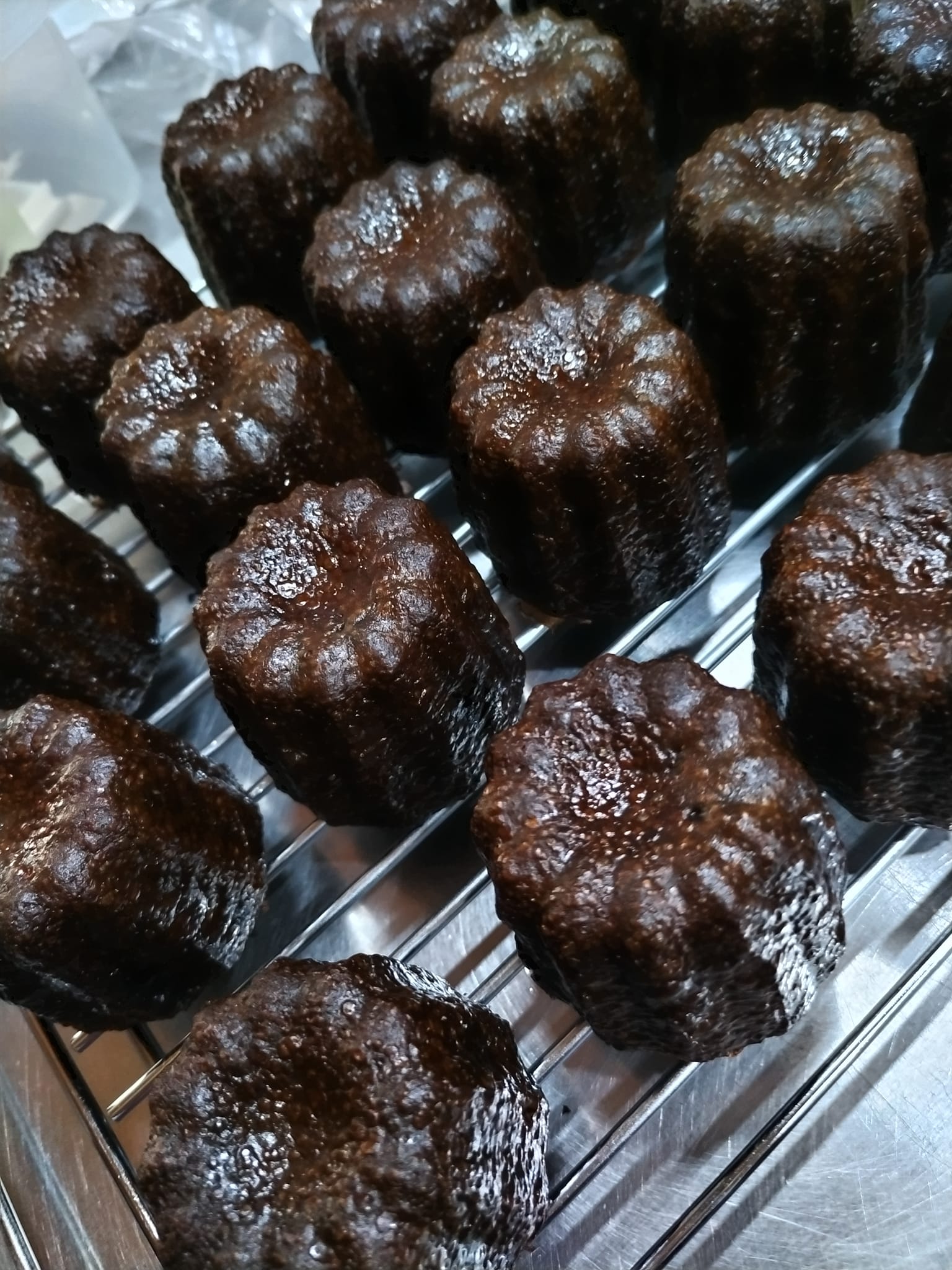 【ふるさと納税】B277　カヌレ12個 ファンシーどうぶつクッキー2セット【洋菓子 お菓子 手作り かわいい 冷凍 保存 大阪 八尾市】