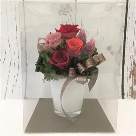 プリザーブドフラワー アレンジメント 赤色のバラ＜老舗の花屋さんの手づくり/ギフト用＞_老舗の花屋さん 手づくり ギフト用 贈呈 記念日 結婚 誕生日 お祝い プリザーブ ド フラワーアレンジメント 