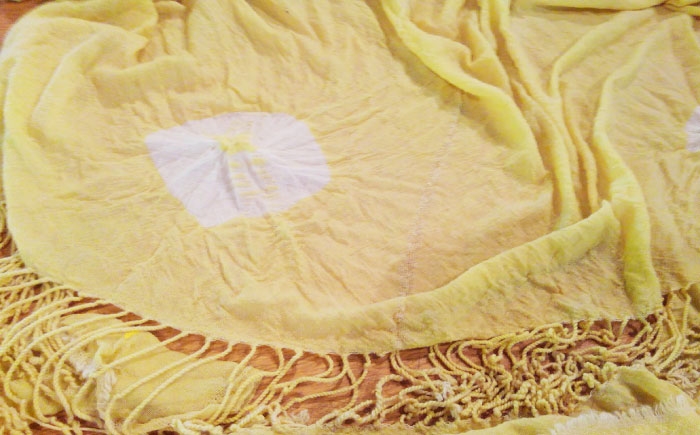 イチョウの枝葉を活用！地球と肌に優しいスーパーウール100%マフラー