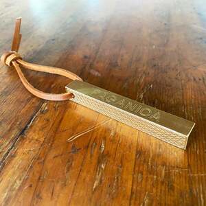 【BEAMS JAPAN監修】 ネームホルダー　NAME ENGRAVING HOLDER【1352366】