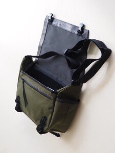 MESSENGER（鹿革メッセンジャーバッグ）BK× KHAKI（ブラック×カーキ） バック 鹿革 レザー  メンズ レディース ジェンダーレス アップサイクル ショルダーバッグ サイドポケット付 か