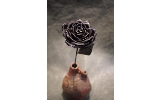 Eterna -Leather Rose- カラー 黒 ／ 国産 革 レザー ローズ バラ 造花 アートフラワー 小物 インテリア 記念日 プレゼント【area001-black】_イメージ2