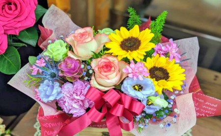 花 アレンジメント ギフト お誕生日 植物 季節 生花 おまかせ アレンジ プレゼント 贈答 贈り物 祝い 母の日 インテリア 立花ガーデン フラワーギフト お花 フラワーアレンジメント お届け：毎年