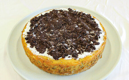 コザの町から生まれたチーズケーキ『クッキー＆クリーム』Lホール (18cm / 750g) チーズケーキ ケーキ 冷凍 取り寄せ ギフト 沖縄市 / 株式会社ファーストマーク[BCBR003]