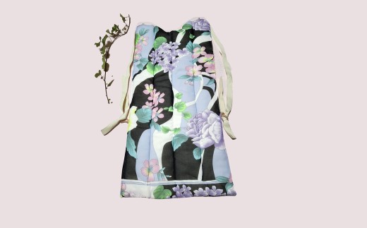 AE-79.【背負う防寒着】大和おいね　新柄 洋風花柄／M
