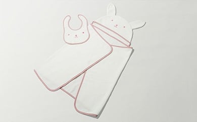 009_5009 コットンベビー　フード付きおくるみ+スタイセット（ピンク）