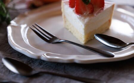 96【KURO】黒染めカトラリーフルセットつやつや スプーン フォーク ナイフ デザート スープ ステンレス製 燕三条製 新生活 ギフト 経年変化 おしゃれ キッチン ごちそう おもてなし【031S0