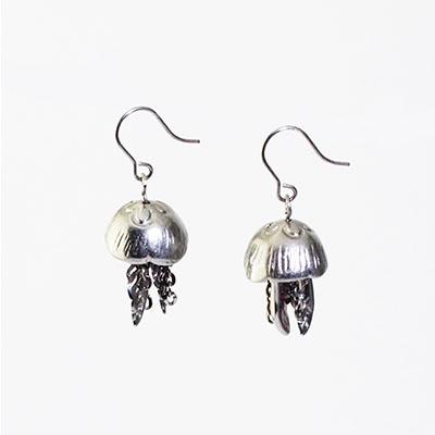 ふるさと納税 三条市 純チタン ピアス みずくらげ フックタイプ [leger(レジエ)] 【031P009】