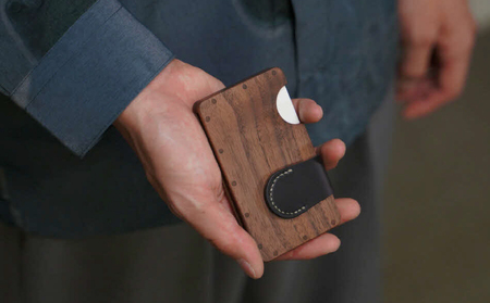 a card case　-木と革の名刺入れ-　【ウォールナット】