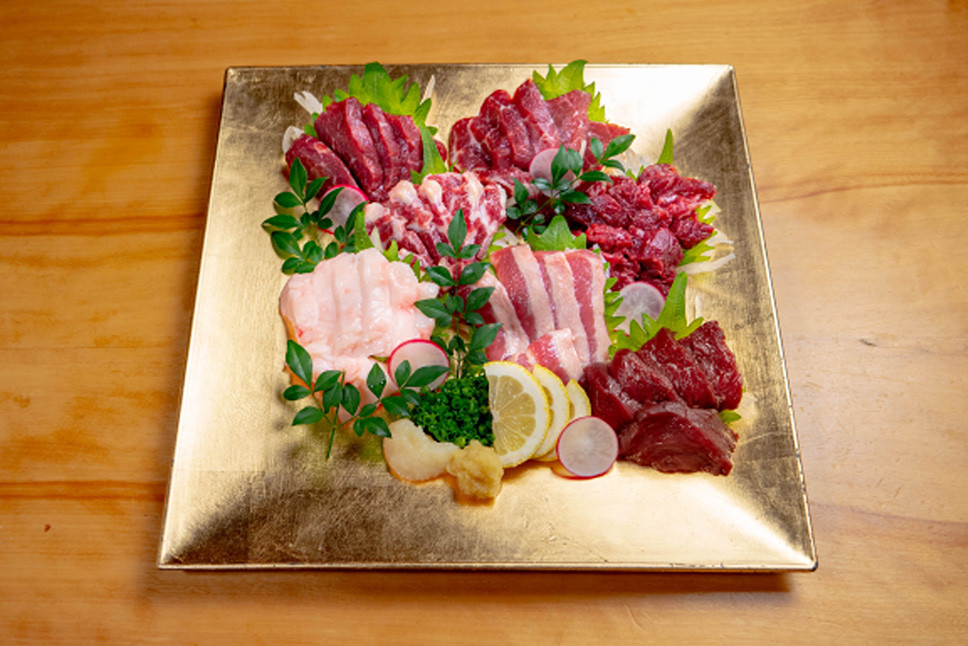 
熊本 安坐 国産 馬刺し 7種 食べ比べ 匠馬刺し醤油付き 計350g
