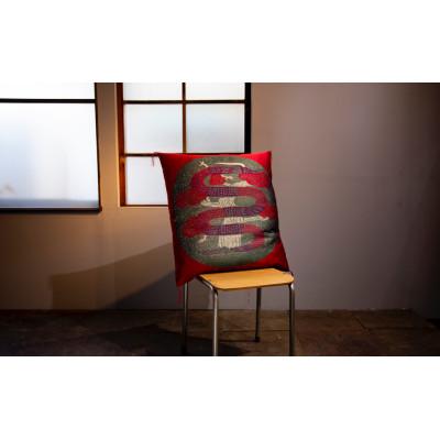 ふるさと納税 富士吉田市 干支座布団 たつ(辰) 八端判59×63cm 洗える座布団カバーと中綿ヌードのセット 日本製 |  | 03