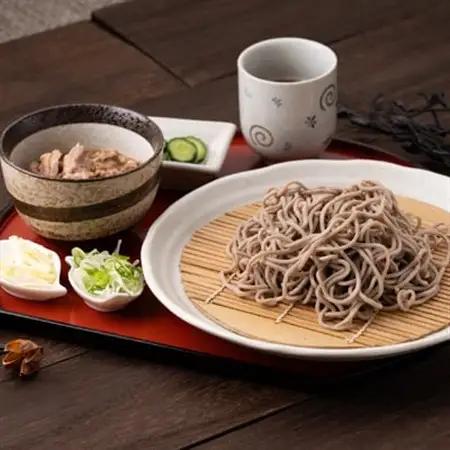 つやまの和牛そずり肉蕎麦【配送不可地域：離島】【1607698】