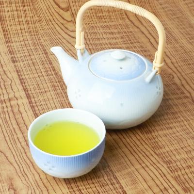 ふるさと納税 枕崎市 お茶の老舗 「厚石園」 の特上深蒸し煎茶【 鈴子缶×2個付き 】 A3-96 |  | 01