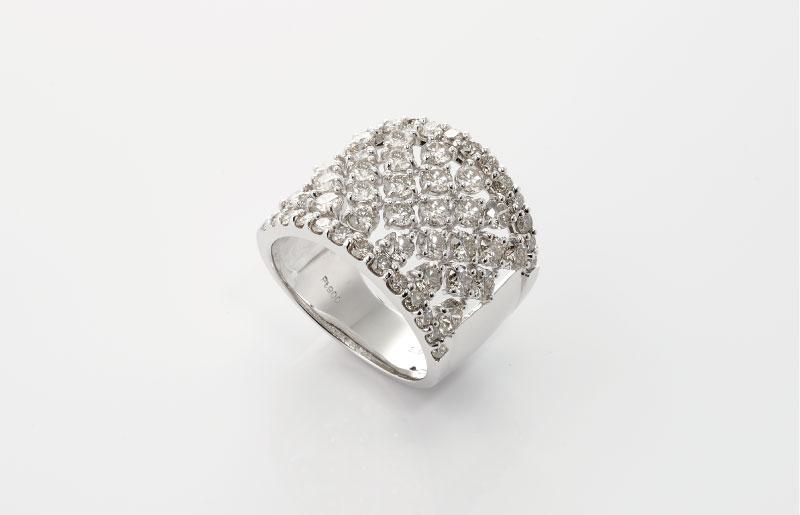 ARC-EN-CIEL プラチナ ダイヤリング（計 3.0ct）【鑑別書付き ジュエリー プレゼント ギフト ファッション アクセサリー 贈り物 贈答 お祝い 記念日】 J007-1