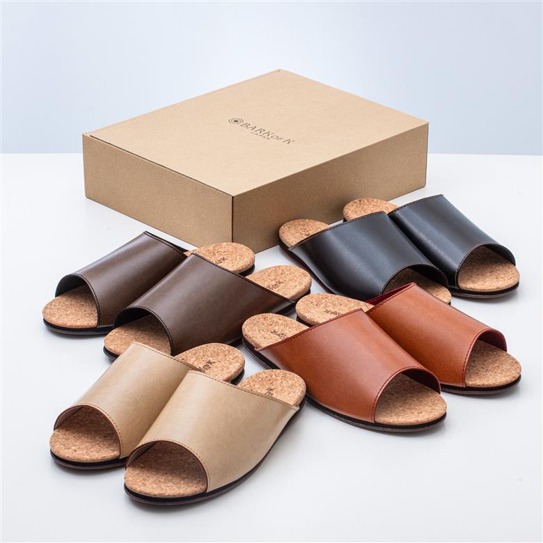 【4足セット】Made in Japanの高品質　ルームシューズの理想形。天然素材、静音性、高反発クッションで足にやさしい、 コルクでむれにくい、来客時も皮革とシンプルカラーのデザインで、さりげないセ