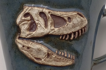 【益子焼】恐竜マグカップ(モデル:T-rex Stan)焼物 焼き物 大石窯 食器 陶器 マグカップ コップ おしゃれ 恐竜 化石 T-rex レリーフ(BW004-4)