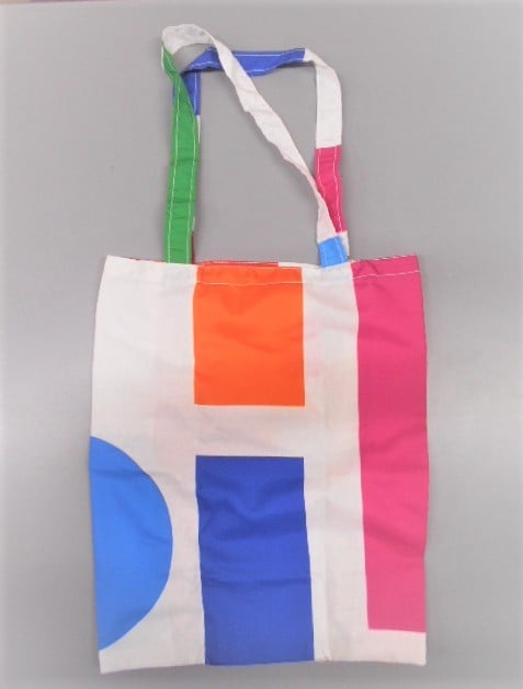 A４サイズの書類が入る大きさ