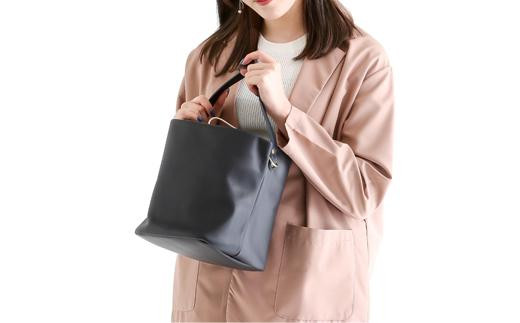 
豊岡鞄　TUTUMU Leather cubu （S2800　24-176）ネイビー
