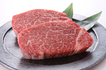 【近江牛 ステーキ用(ヒレ1枚)】肉 牛肉 和牛 黒毛和牛 ステーキ肉 国産 バーベキュー 贈り物 ブランド牛 三大和牛 ギフト プレゼント 冷凍 滋賀県 竜王 ふるさと納税