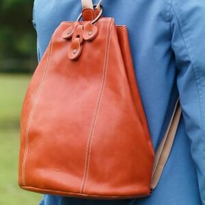 ナチュラルテイストのヌメ革リュック（レザー 牛ヌメ革）≪オレンジ≫【hrn10】