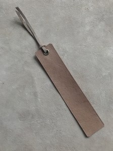  鹿革のしおり ２枚セット（焦げ茶色・茶色）【R00298】