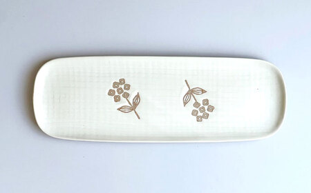 【瀬戸焼】 wanohanaさんま皿 2枚 (白) 【カネ三商店】 / 食器 皿 長皿 プレート ギフト / 瀬戸市[BBDD078]