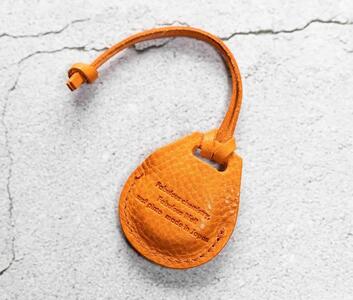 エアタグ ケース カバー（フルカバーモデル） レザー 本革 apple airtag 【オレンジ シュリンク】