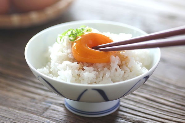 ＜7月中旬発送＞スズキのたまご 6か月定期便！ 地養卵50個（入金期限：2025.6.25） 7月中旬発送開始