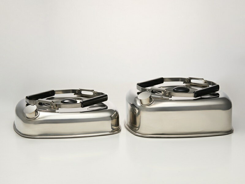 【ふるさと納税】 キューブケトル 薄型 1.6L / 2.8L 選べる容量 角型 ケトル やかん 茶こし付き IH対応 ステンレス 省スペース設計 キャンプ アウトドア キャンプ用品 調理器具 キッチン用品 キッチンツール 杉山金属 新潟県 燕市 燕三条