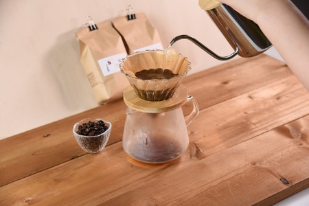 ＜【細挽き】ブレンドコーヒーセット 飲み比べ2種セット 4袋＞coffee 珈琲 朝 プレゼント 贈り物 2種 ホット 豆 細挽き 中挽き 粗挽き お好み ドリップ お茶の時間 休憩 カフェイン 袋 