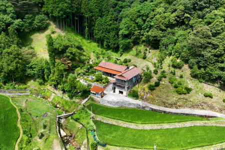 【要事前連絡】ドローン空撮サービス（島根県大田市内撮影限定）【有資格者 ドローン 撮影 自宅 マイホーム 実家 会社 静止画 思い出 記念 不動産 眺望撮影 風景 自然 ゆかりの地 風景写真】