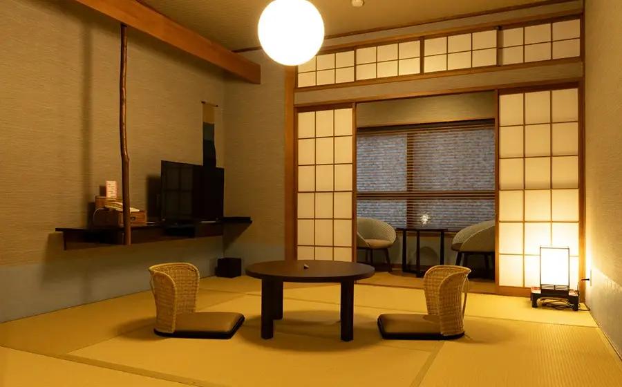 【令和7年産 コシヒカリ(精米) 10kg×ますや旅館】 旬の特産品と宿泊利用券セット
