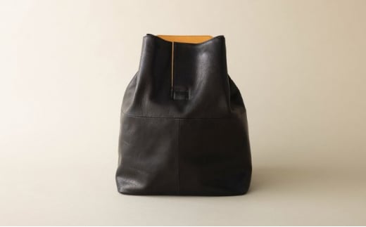 【数量限定 受注生産】革のカシミヤ　国産野生鹿革を使用したレザー デイパック【BK（ブラック）】 [№5619-7740]1571